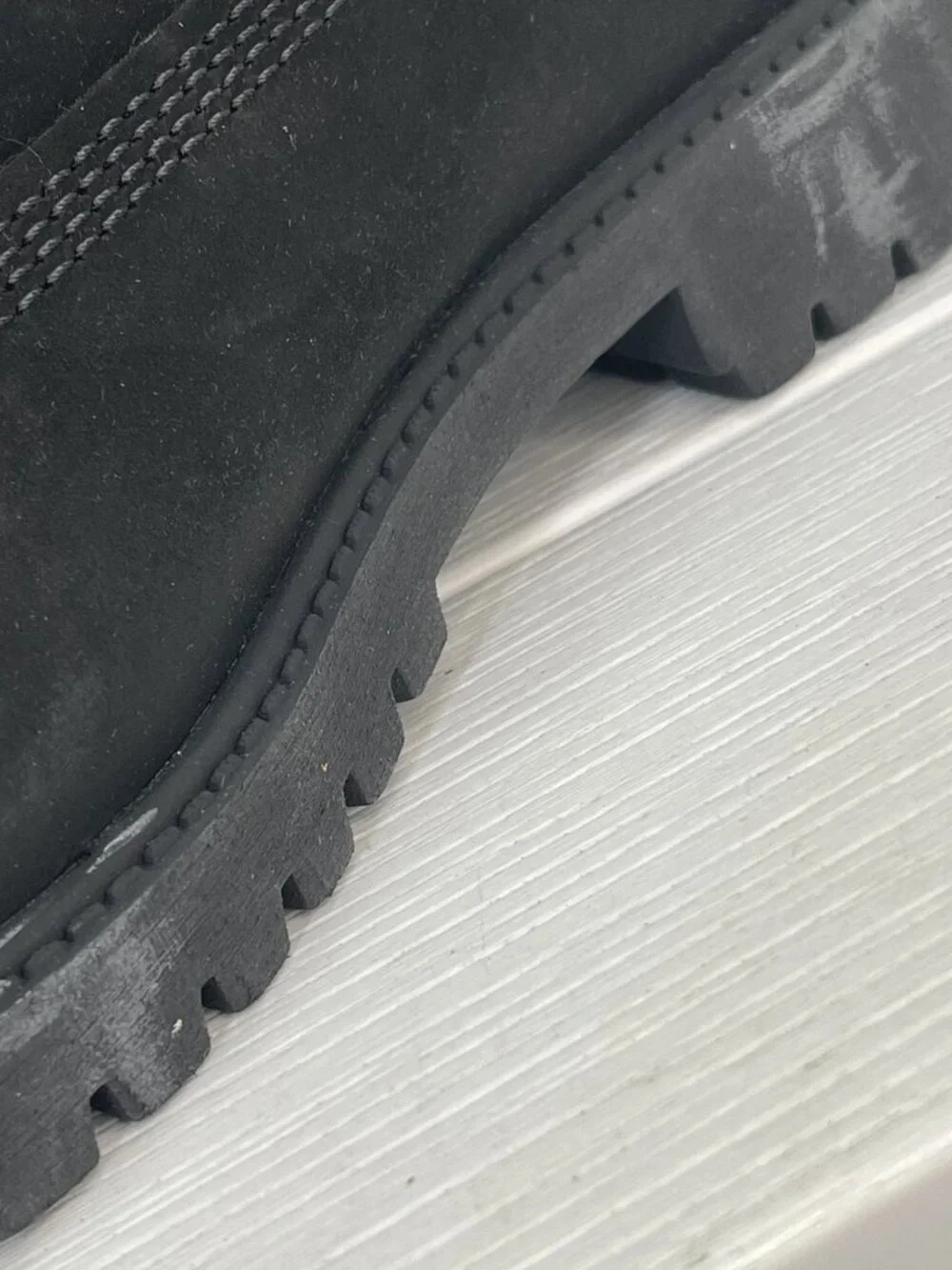 Timberland Youth Size 3 Premium 6 inch Waterproof Boot Black Nubuck Lace up